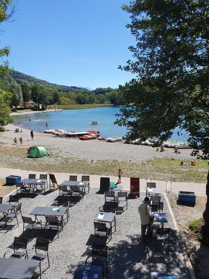 Hotel Du Grand Lac Laffrey Buitenkant foto